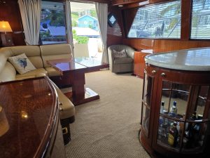 salon, Hampton 558, trawler for sale