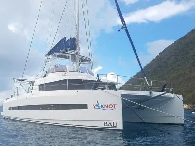 Bali 4.3, catamaran for sale