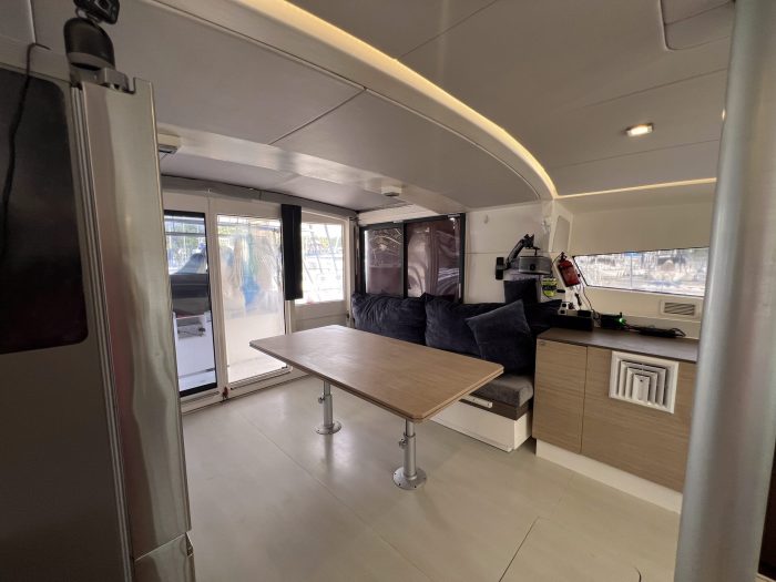 salon, Bali 4.3, catamaran for sale
