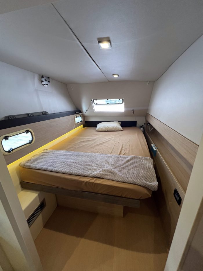 bed, Bali 4.3, catamaran for sale
