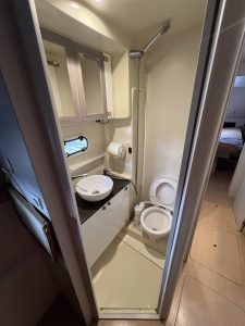 bath, Bali 4.3, catamaran for sale