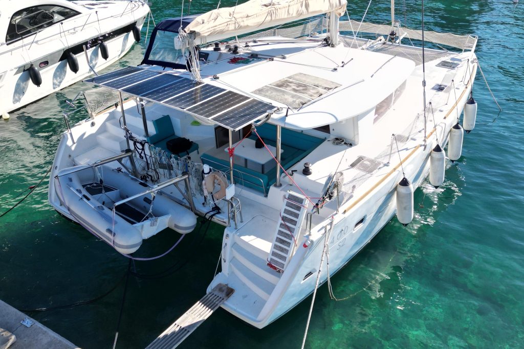 Lagoon 400 S2, catamaran for sale