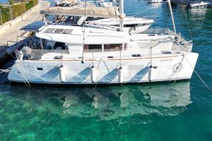 exterior, Lagoon 400, catamaran for sale