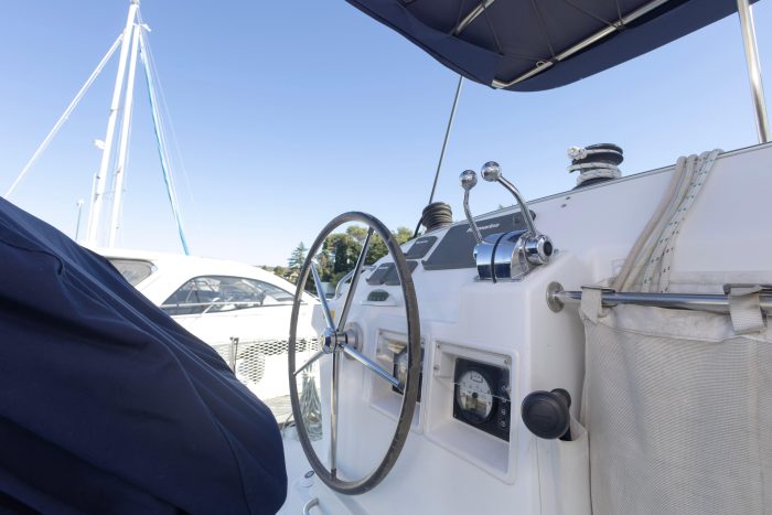 helm, Lagoon 400, catamaran for sale