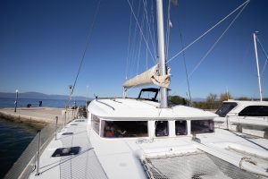 exterior, Lagoon 400, catamaran for sale