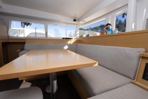 salon, Lagoon 400, catamaran for sale