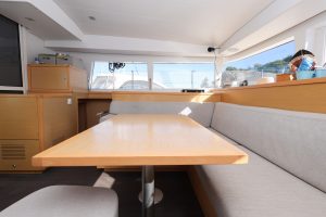 salon, Lagoon 400, catamaran for sale