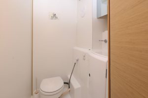 bath, Lagoon 400, catamaran for sale