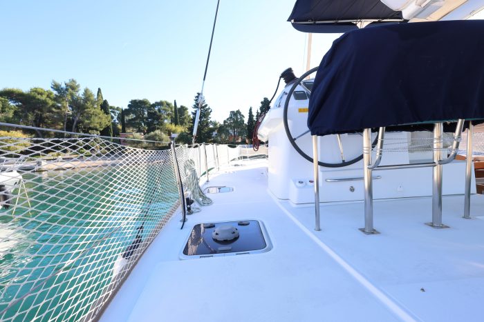deck, Lagoon 400, catamaran for sale