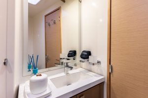 bath, FP 58 Ipanema, catamaran for sale
