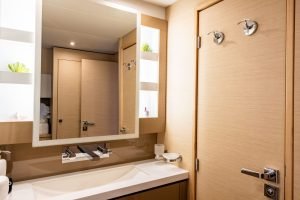 bath, FP 58 Ipanema, catamaran for sale
