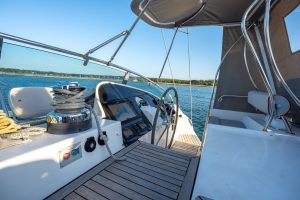helm, Privilege 615, catamaran for sale
