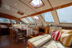 salon, Privilege 615, catamaran for sale