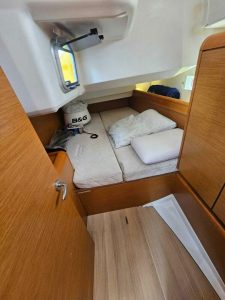 bed, Jeanneau 449 Sun Odyssey, sailboat for sale