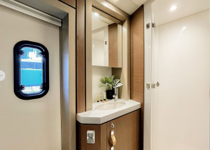 Bali 4.6, catamaran for sale