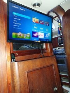 salon, Hunter 376, sailboat for sale