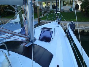 deck, Hunter 376, sailboat for sale