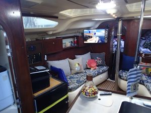 salon, Hunter 376, sailboat for sale