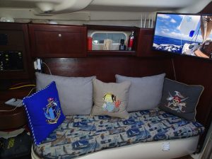 salon, Hunter 376, sailboat for sale