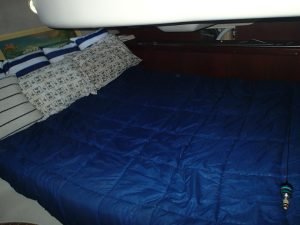 bed, Hunter 376, sailboat for sale