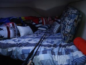 bed, Hunter 376, sailboat for sale