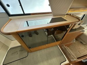 salon, Bayliner 4788, trawler for sale