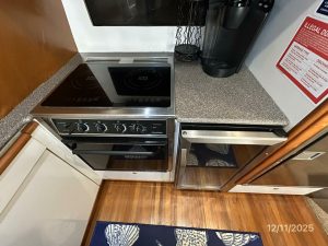 interior, Bayliner 4788, trawler for sale