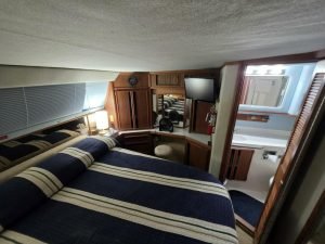 bed, Sea Ray, trawler for sale