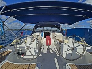 helm, Beneteau 473 Oceanis, sailboat for sale