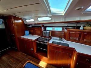 interior, Beneteau 473 Oceanis, sailboat for sale