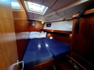 bed, Beneteau 473 Oceanis, sailboat for sale