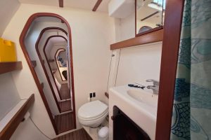 bath, Outremer 45, catamaran for sale