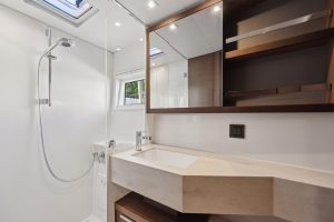 bath, Lagoon 46, catamaran for sale