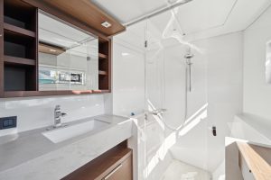 bath, Lagoon 46, catamaran for sale