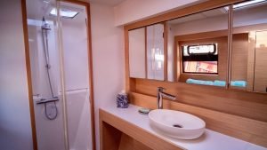 bath, Nautitech 40 Open, catamaran for sale