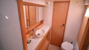 bath, Nautitech 40 Open, catamaran for sale