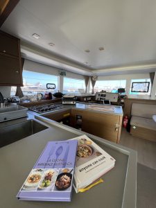 salon, Lagoon 450, catamaran for sale