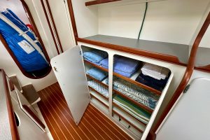 bed, Chris White, catamaran for sale