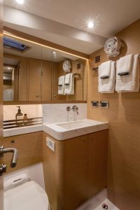 bath, Hylas 57, sailboat for sale