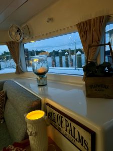 salon, Lagoon 420, catamaran for sale