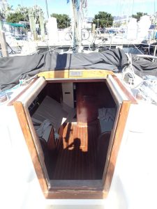 salon, Tartan 33, sailboat for sale