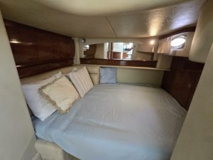 bed, Sea Ray, trawler for sale