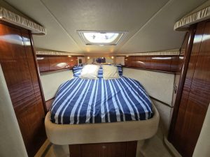 bed, Sea Ray, trawler for sale