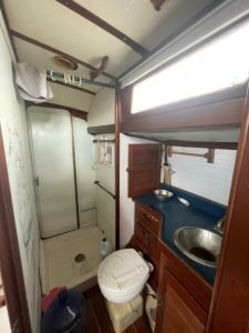 bath, Reliance 44, sailboat for sale