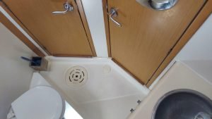 bath, Jeanneau 44, sailboat for sale