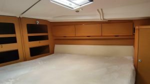 bed, Jeanneau 44, sailboat for sale