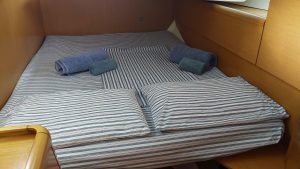 bed, Jeanneau 44, sailboat for sale