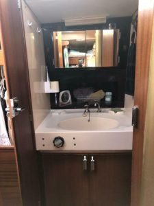 bath, Dufour 35, sailboat for sale