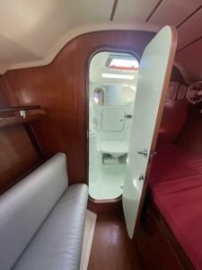 bath, Beneteau 400 Oceanis, sailboat for sale