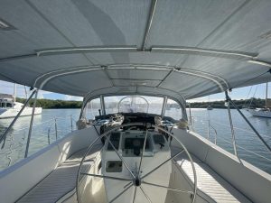 helm, Beneteau 400 Oceanis, sailboat for sale